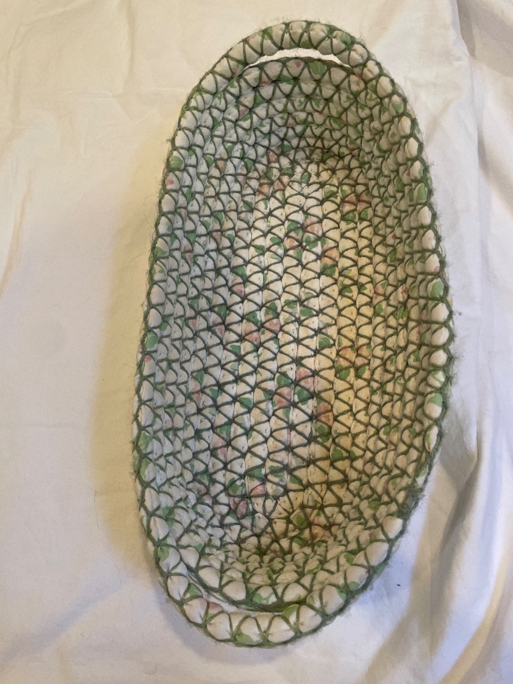 Hand made basket - Picture 1 of 3